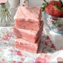 Strawberry Sweetheart Brownies by Brownie Mischief